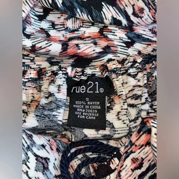 rue21 Romper - Picture 3 of 4